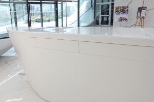 Gforma pagaminta recepcija susiliejo su visomis originalaus sprendimo interjero detalėmis