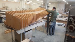 Sudėtingas ir kruopštus Gforma meistrų gamybos procesas